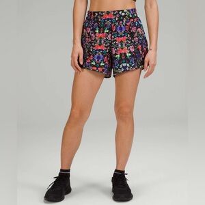 Lululemon Women's Black Multicolor Floral Hotty Hot Low-Rise Lined Shorts Size 8